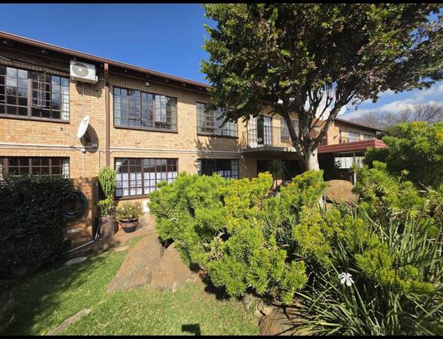 3 BEDROOM TOWNHOUSE FOR SALE IN NEW REDRUTH